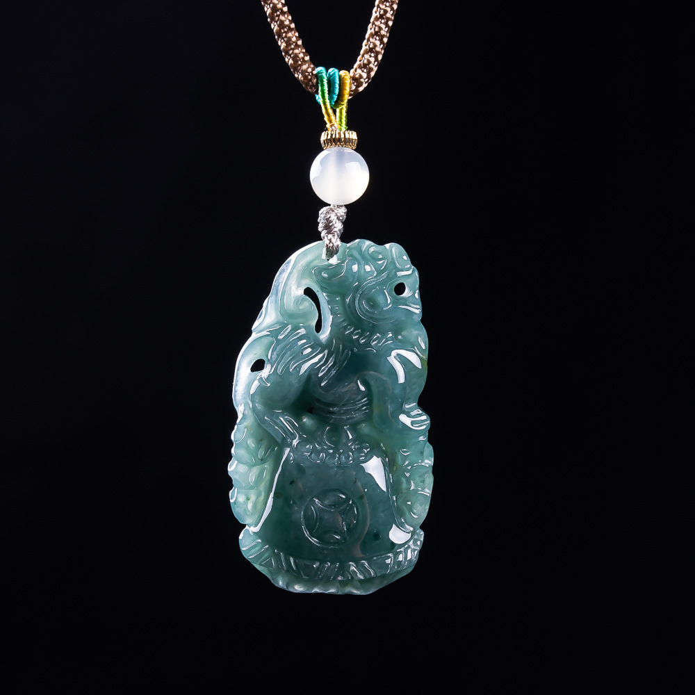 Vintage Fashion Necklace - Pendentif Pixiu en jadéite birmane, talisman
